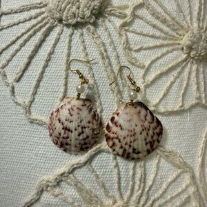 Seashell Pearl Drop Earrings - Cream and Brown